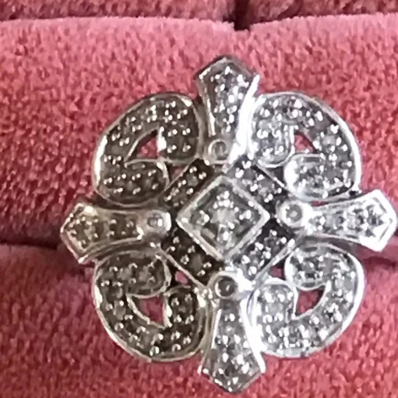 Gorgeous sterling diamond ring - Picture 7 of 16